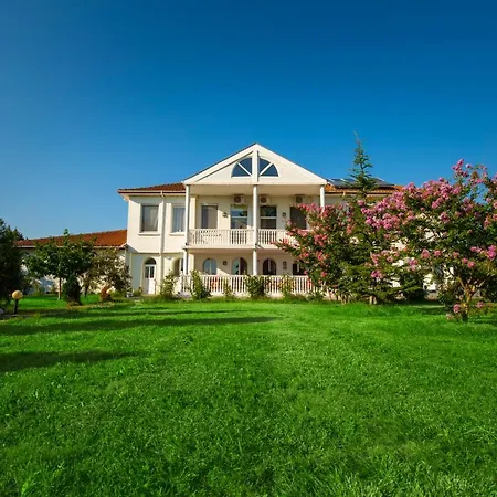 Old School Villa Bratovo